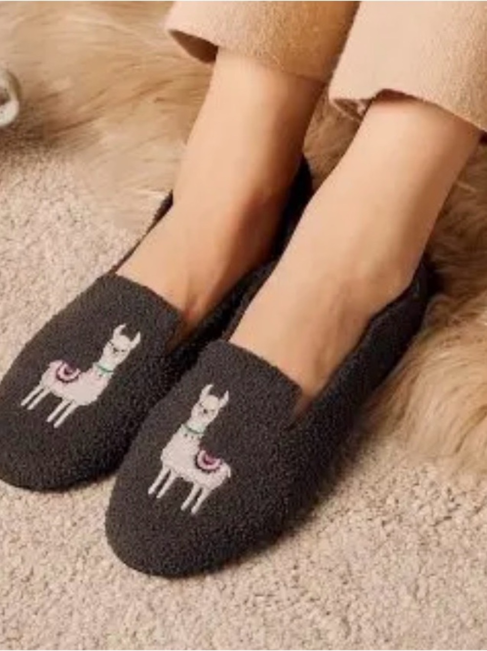 Vivaia Gray Llamas Embroidered Slip-On Flats size 39.5/8.5 EUC